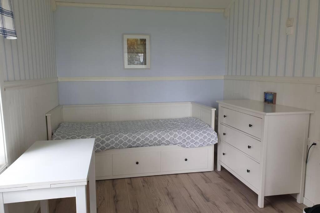 Gaeststuga I Vacker Natur, Bastu, Bubbelpool Sommartid Och Gratis Parkering Naera Ulricehamn Och Lassalyckan, Guesthouse With Nice View With Sauna And Free Parking Close To Dalsjoefors And Fishing Borås Exteriér fotografie