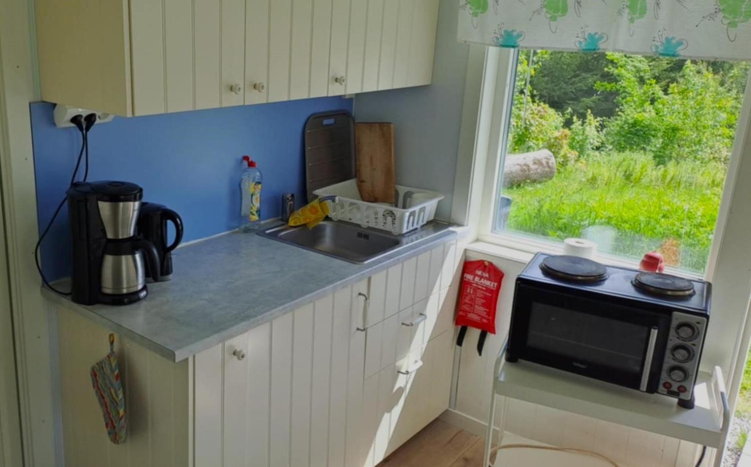 Gaeststuga I Vacker Natur, Bastu, Bubbelpool Sommartid Och Gratis Parkering Naera Ulricehamn Och Lassalyckan, Guesthouse With Nice View With Sauna And Free Parking Close To Dalsjoefors And Fishing Borås Exteriér fotografie